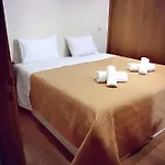 House Авейру